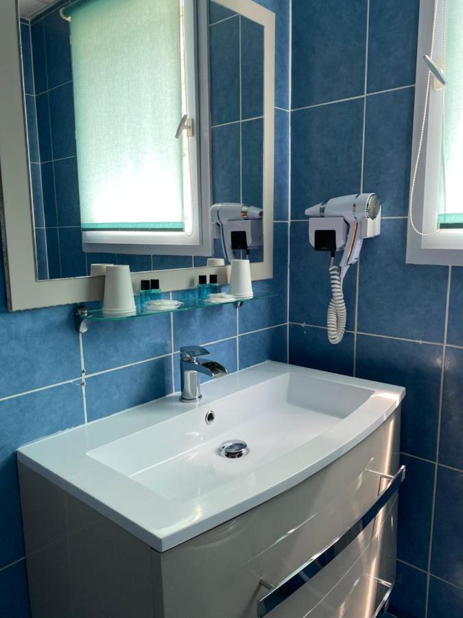 קאן סור מר Hotel Le Derby מראה חיצוני תמונה