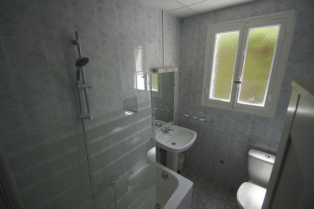 קאן סור מר Hotel Le Derby מראה חיצוני תמונה